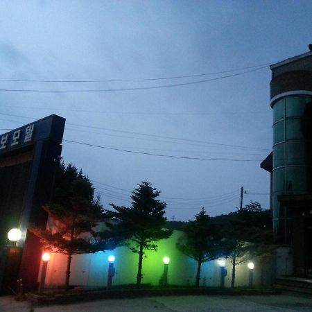 Feel Motel Пхочхон Экстерьер фото