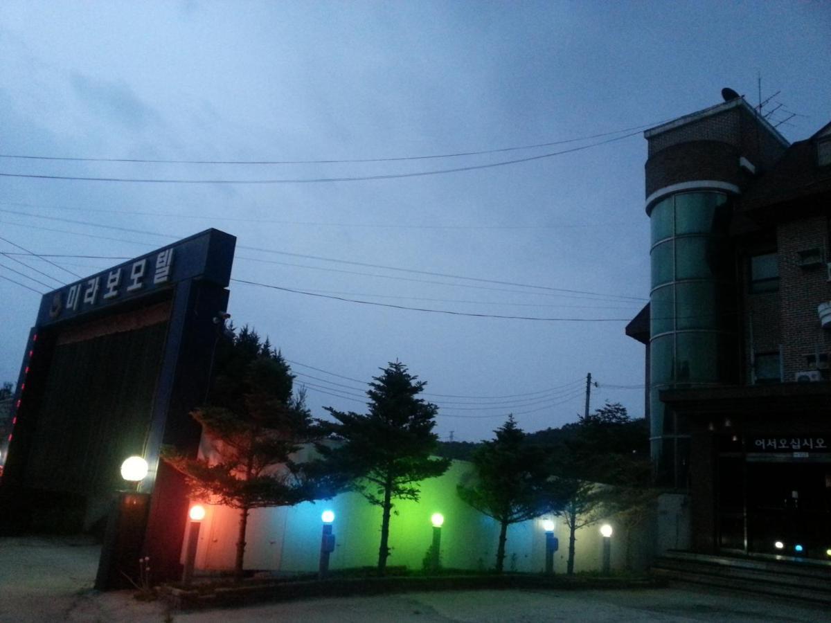 Feel Motel Пхочхон Экстерьер фото