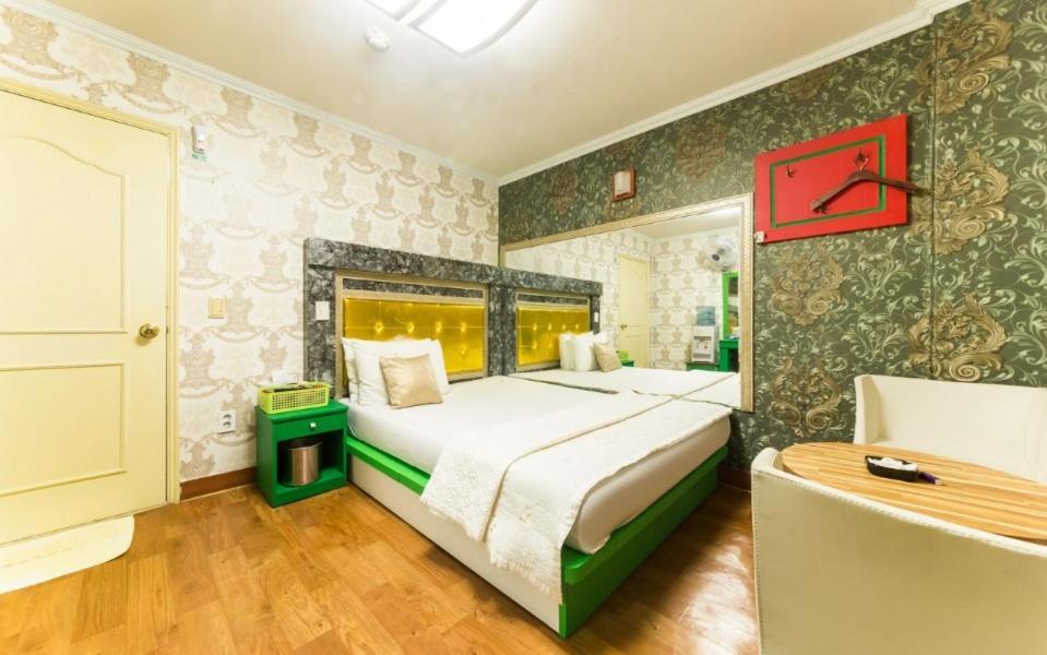Feel Motel Пхочхон Экстерьер фото