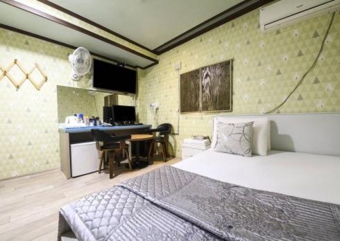 Feel Motel Пхочхон Экстерьер фото